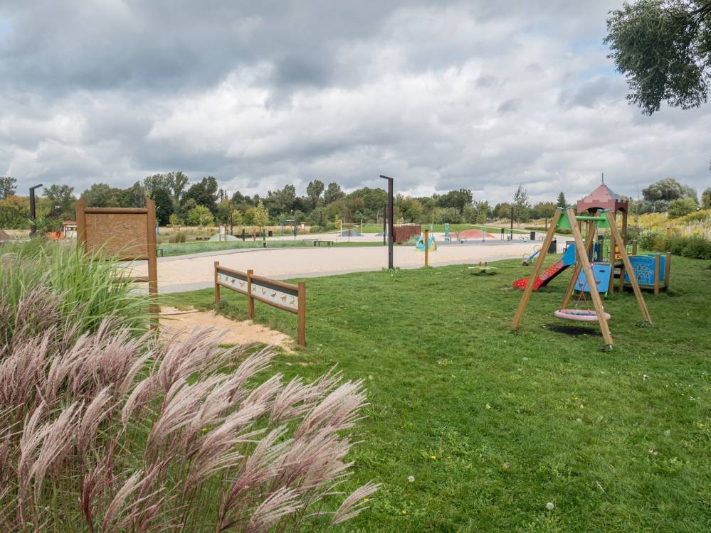 Czarny szlak rowerowy wzdłuż Czarnej Przemszy w Będzinie